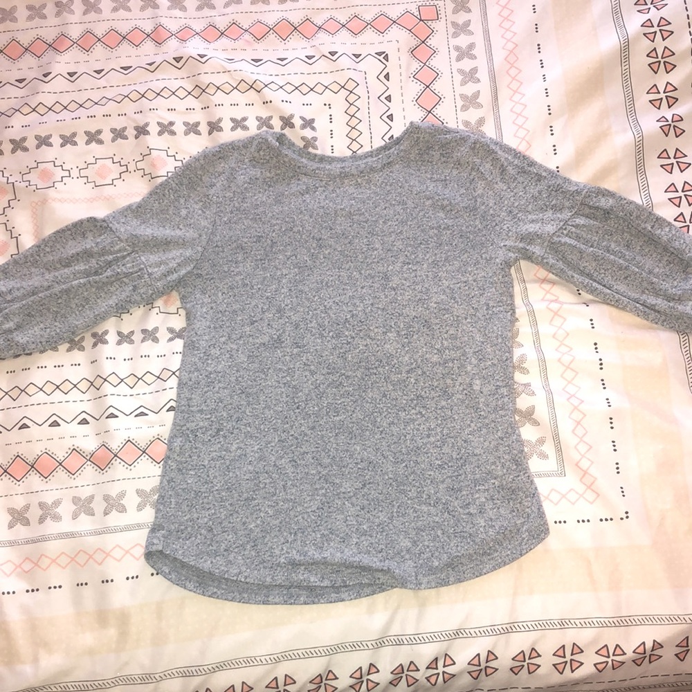 Grey top